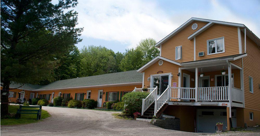 Motel de la montagne Orford Extérieur photo